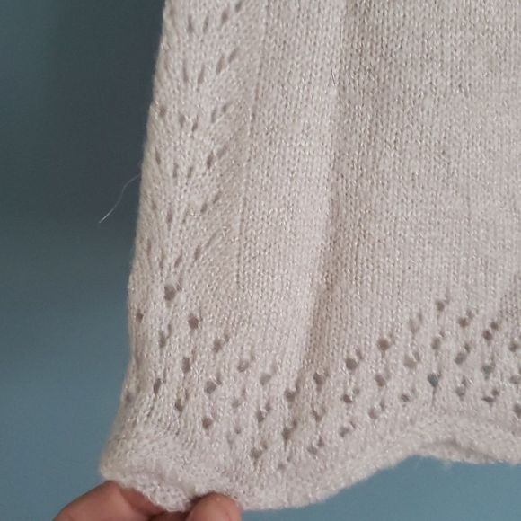 ποΈ5/$20ποΈ Lauren Conrad Bell Sleeve Sweater Medium NWOT Off-White - Picture 10 of 10